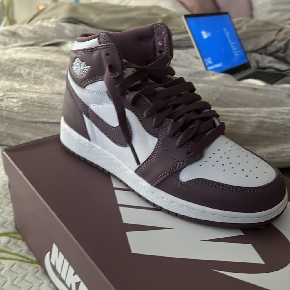 Brand new sneakers, never worn!